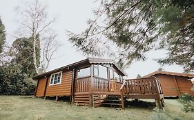 Rustic Log Cabin In Snowdonia - 2 Bedrooms & Parking